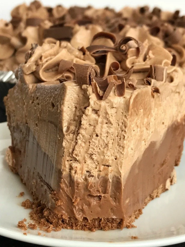 Creamy No-Bake Nutella Cheesecake Pie