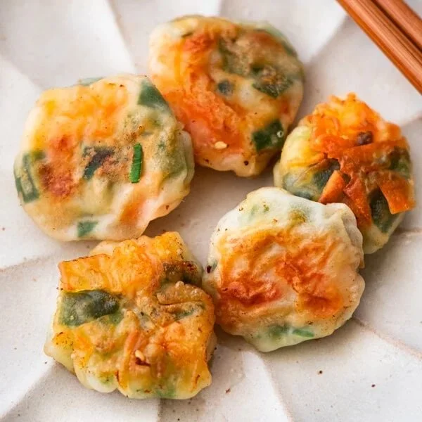 Dumplings with Shrimp and Chives