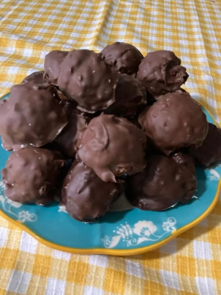 Easy Coconut Chocolate Balls