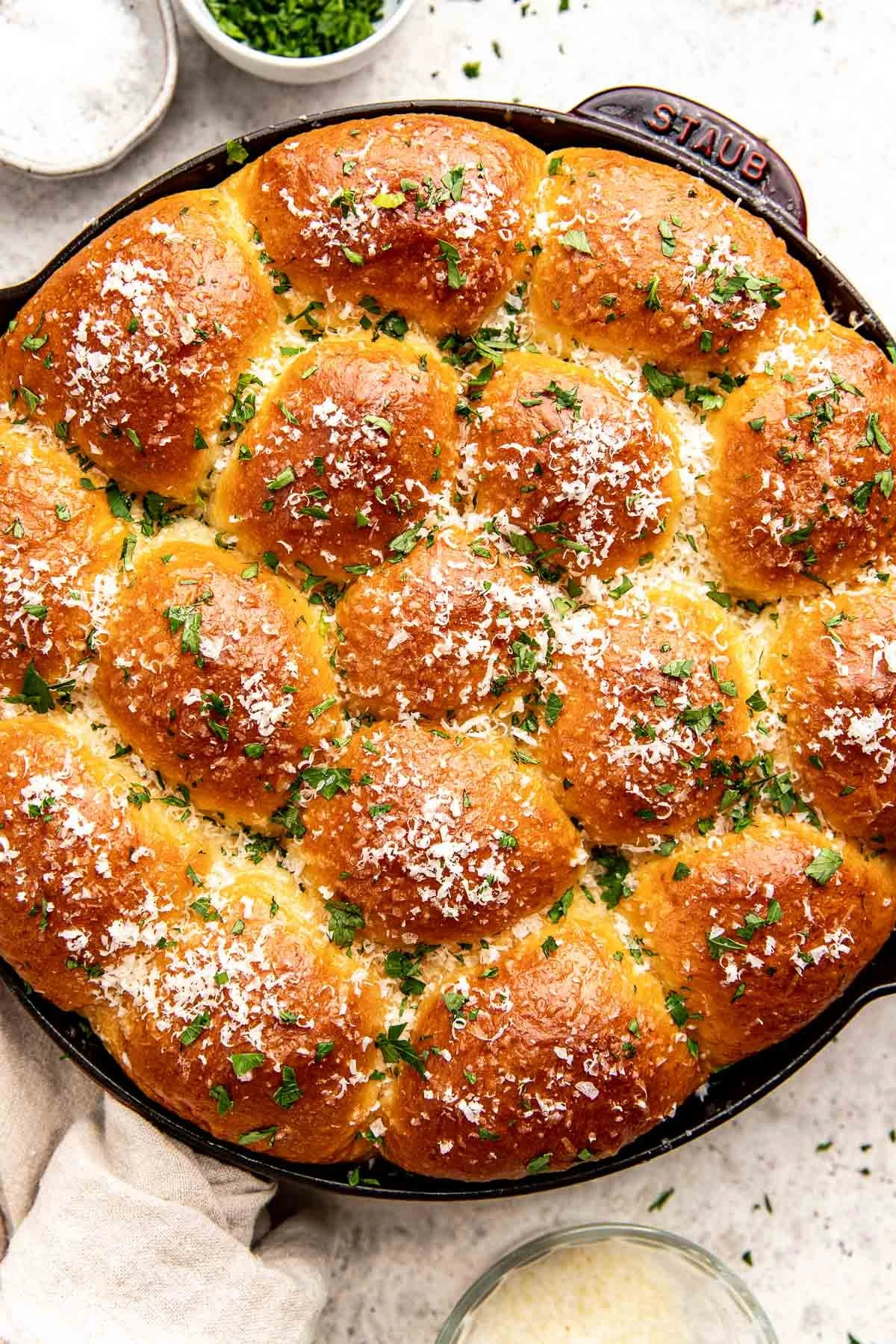 Fluffy Parmesan Pull-Apart Rolls