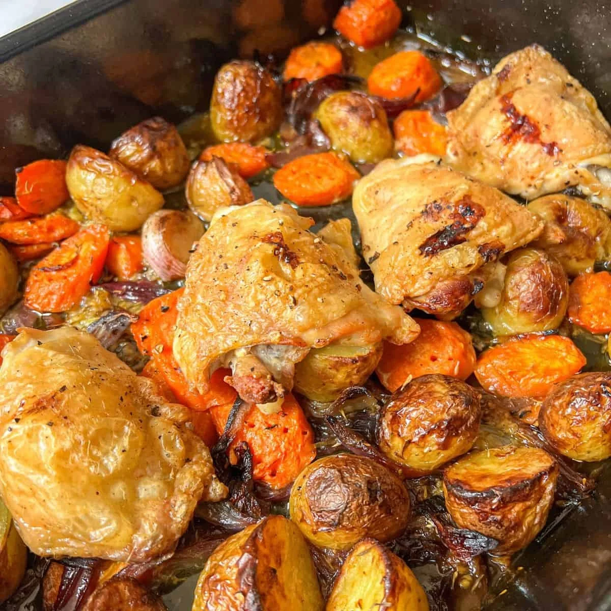Lemon Garlic Chicken Tray Bake