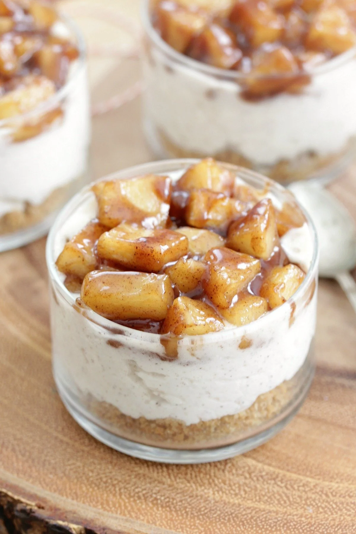No-Bake Apple Cinnamon Cheesecake