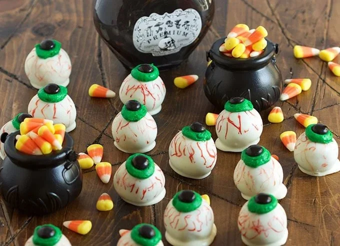 No Bake Oreo Eyeball Truffles
