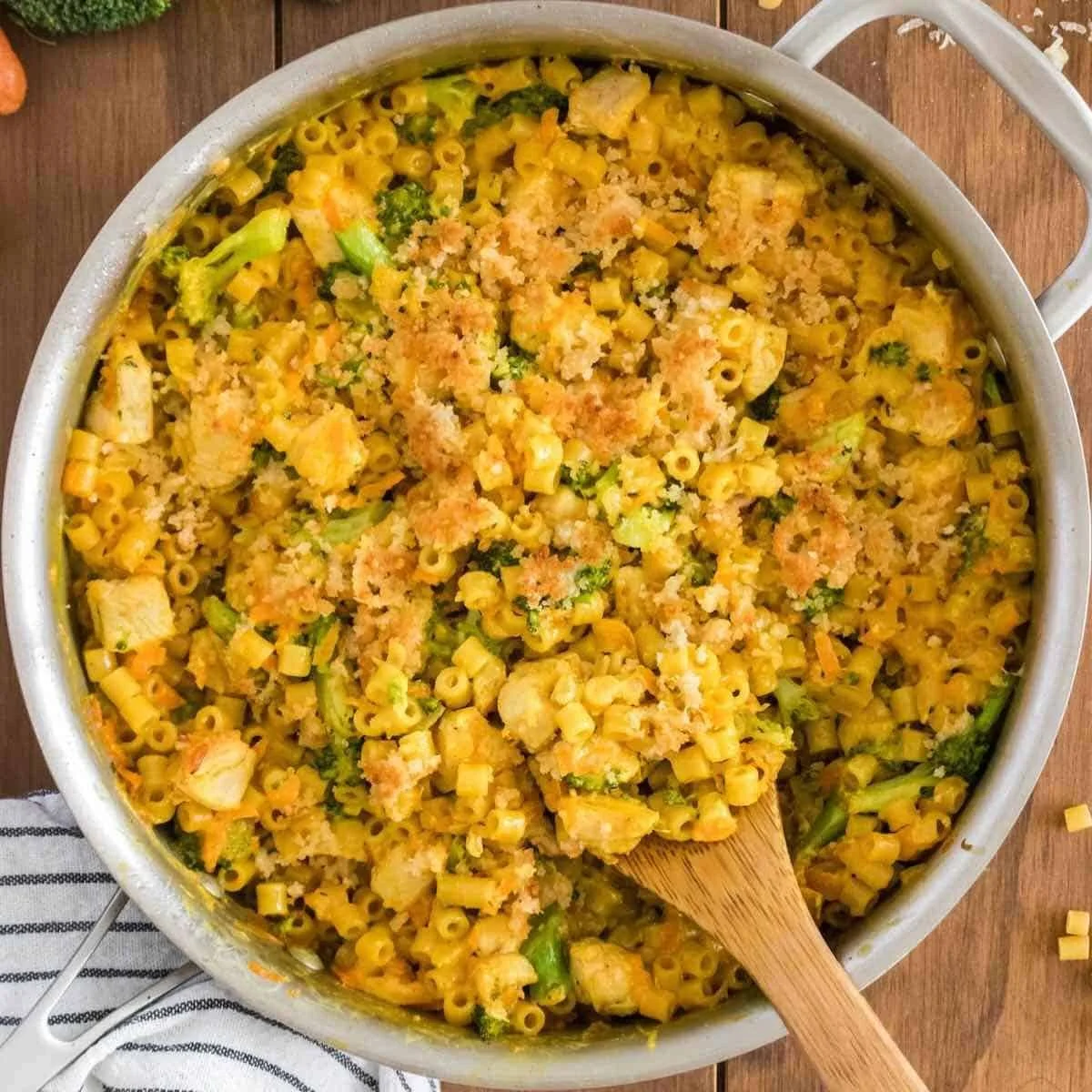 One-Pot Cheesy Chicken and Broccoli Pasta