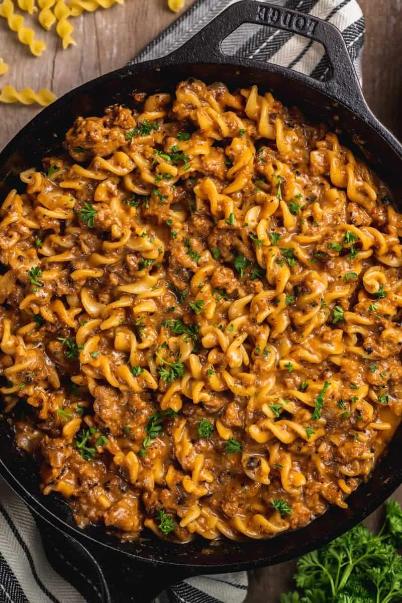 One-Pot Vegan Cheeseburger Pasta