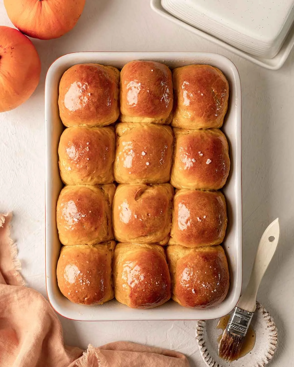 Vegan Pumpkin Dinner Rolls
